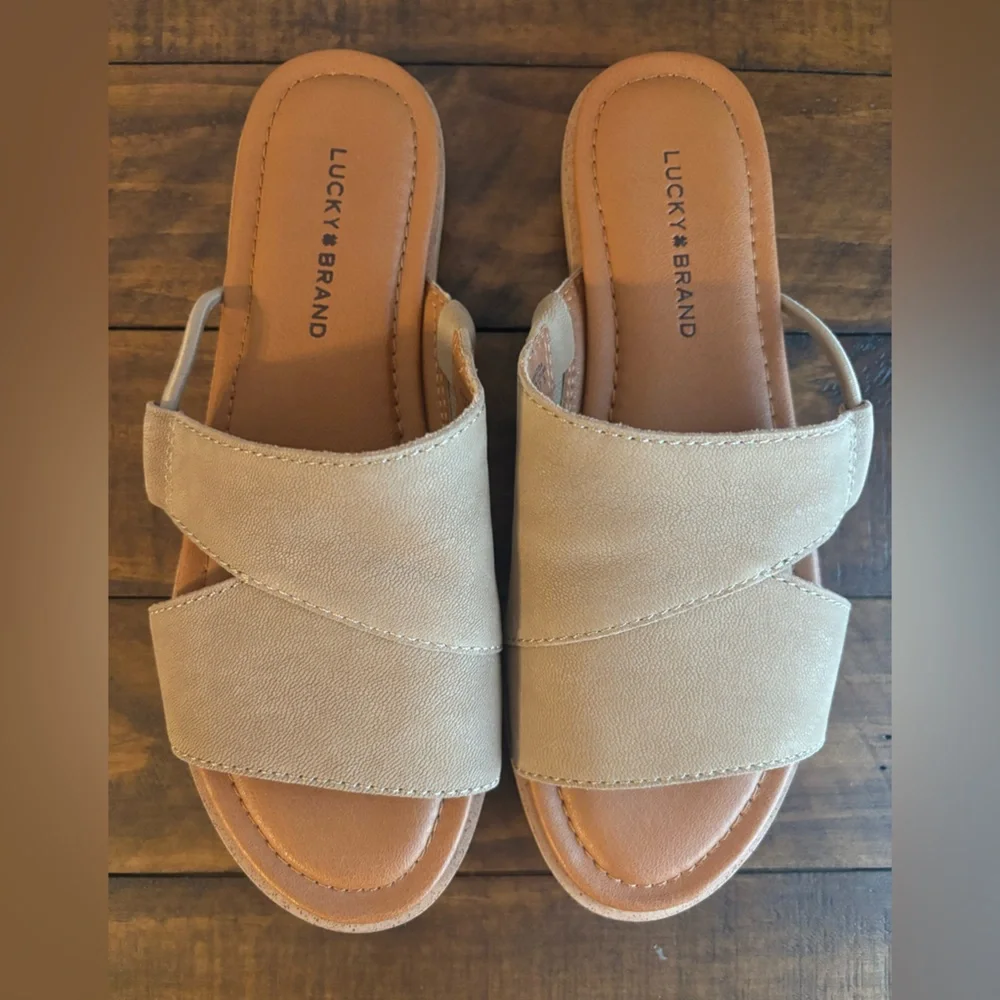 Lucky Brand Women's Tan Sandals - Picture 2 of 4